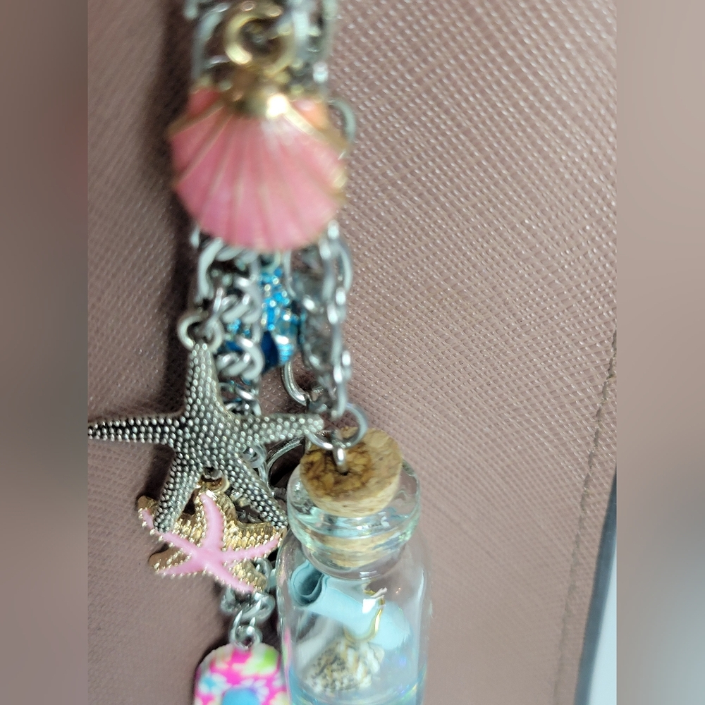 ☀️TOTALLY BEACHY 🏖 keychain Handmade With Fun Summer Charms LOOK 👀FOB - Picture 5 of 12